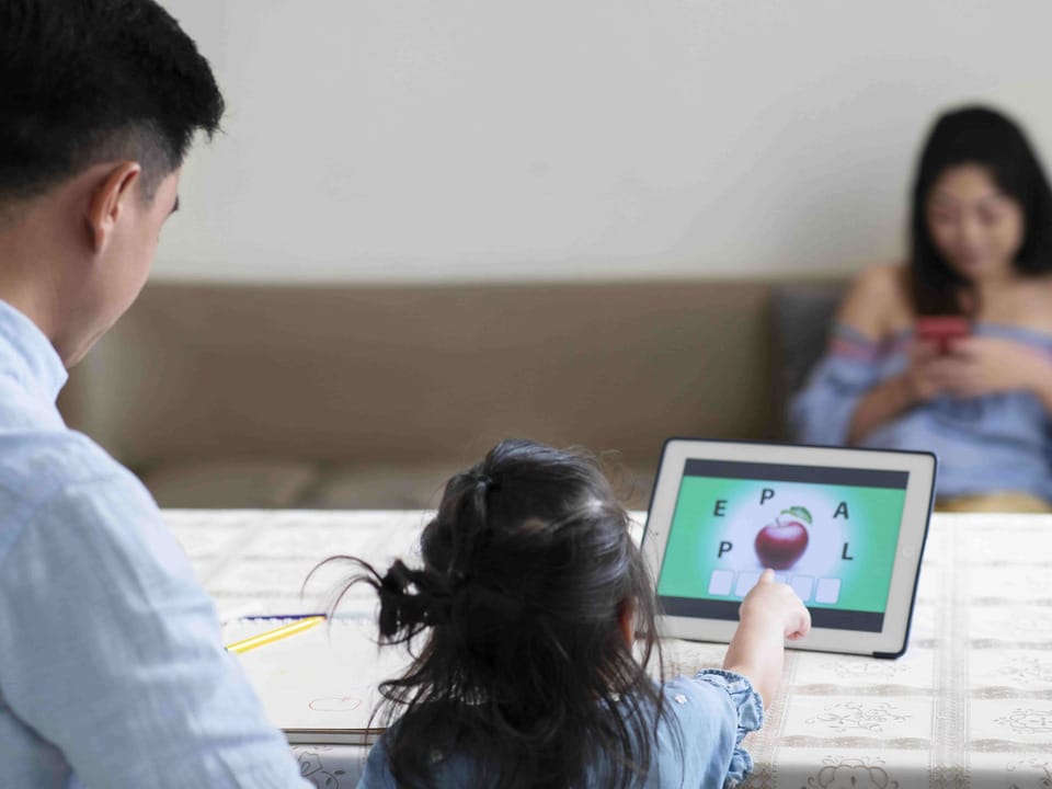 5 Simple Ways to Explain AI to Your Children